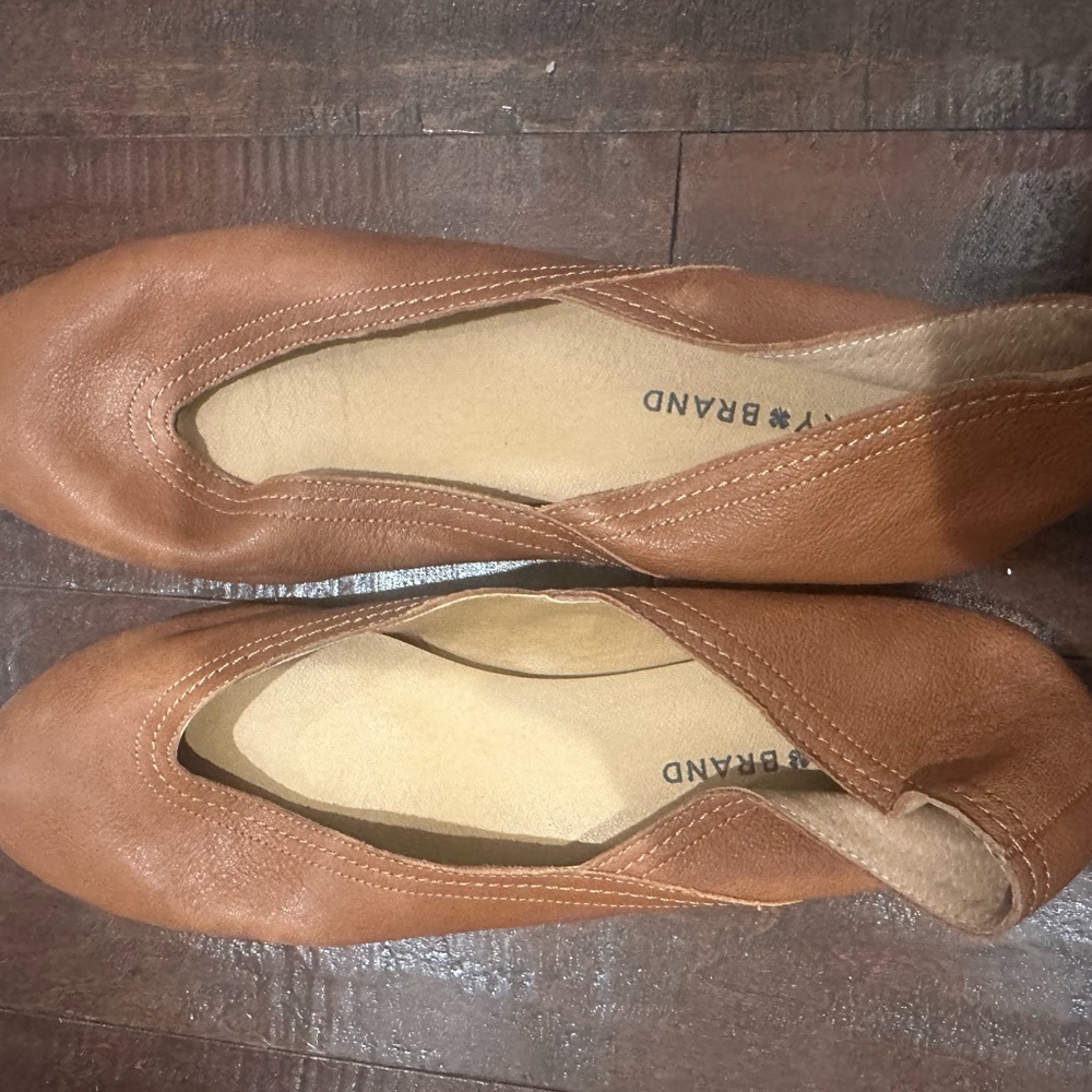 Lucky Brand Tan Leather Flats